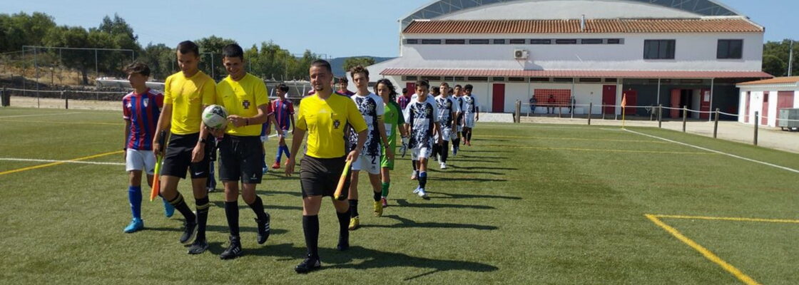 Castelo de Vide Summer Cup jogou-se em Santo António das Areias