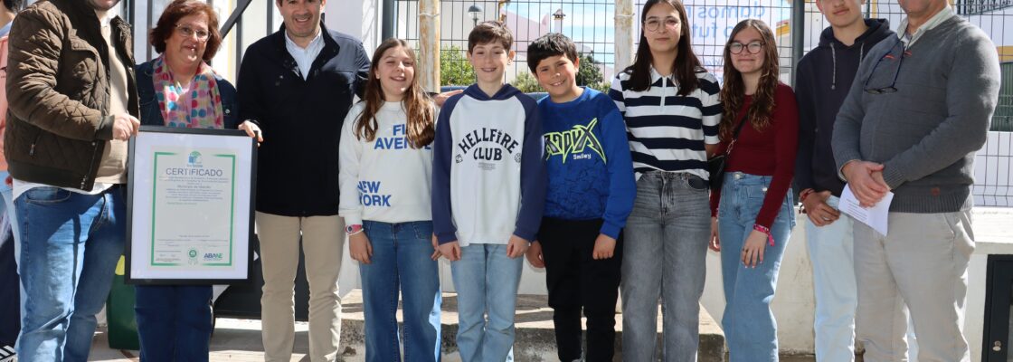 Bandeira Verde do Eco-Escolas hasteada no Agrupamento de Escolas de Marvão